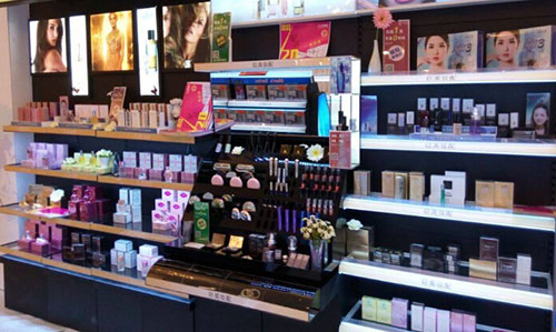 化妝品實(shí)體店競(jìng)爭(zhēng)進(jìn)入存量時(shí)代？